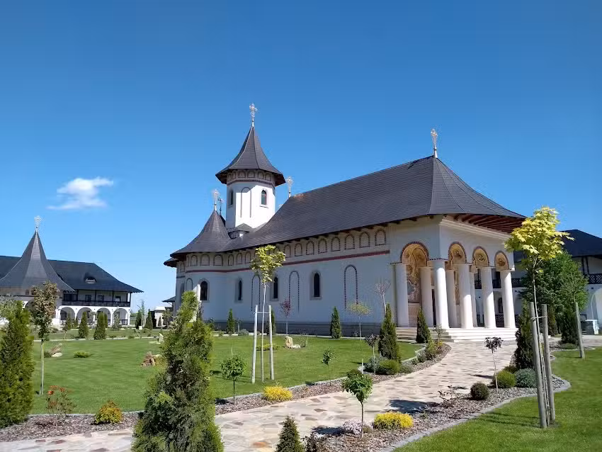 Schitul Nașterea Maicii Domnului Marginea
