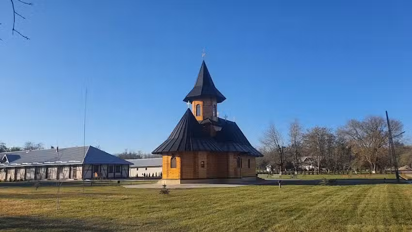 Schitul Sfintilor parinti Ioachim si Ana