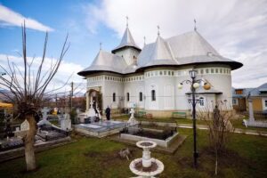 Sfintii Voievozi Mihail si Gavril